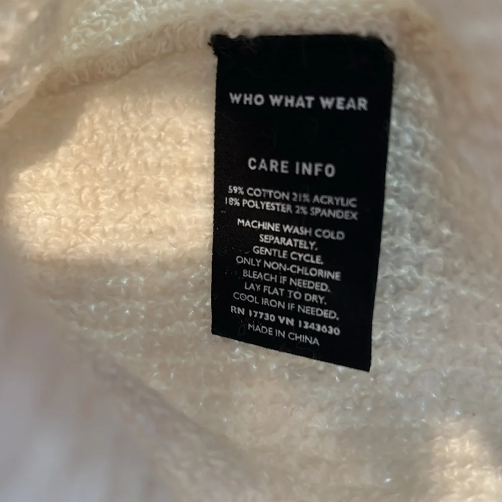 Who What Wear Women’s Cream Sweater in a Size Small